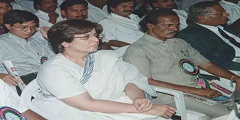 டெல்லி: முன்னாள் மத்திய அமைச்சர் ரங்கராஜன் குமாரமங்கலத்தின் மனைவி கொலை