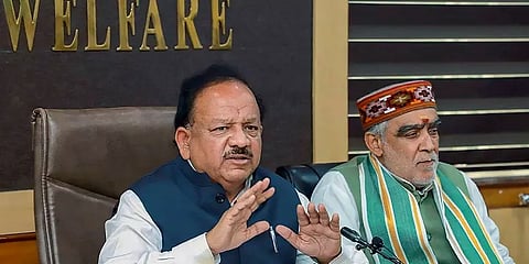 கொரோனா பேரிடரும் மத்திய அரசும்: சுகாதாரத் துறை அமைச்சர் ஹர்ஷ்வர்தன் ராஜினாமா பின்னணி