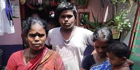 திருச்சி: கூட்டாஞ்சோறு சமைக்க தீயில் சானிடைசரை ஊற்றிய சிறுவன்; அலட்சியத்தால் பறிபோன உயிர்