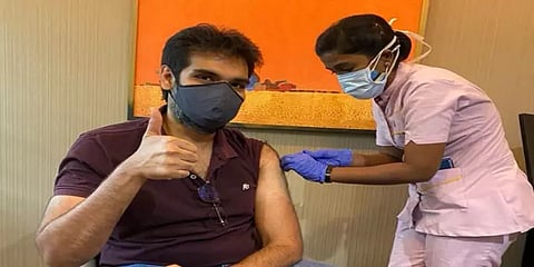 கொரோனா தடுப்பூசி செலுத்திக்கொண்டார் நடிகர் சிபிராஜ்