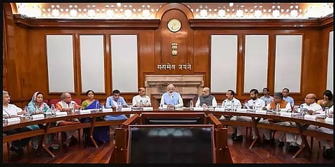 மத்திய அமைச்சரவைக் குழுக்கள் மாற்றியமைப்பு: எந்தெந்தக் குழுவில் யார் யார்?