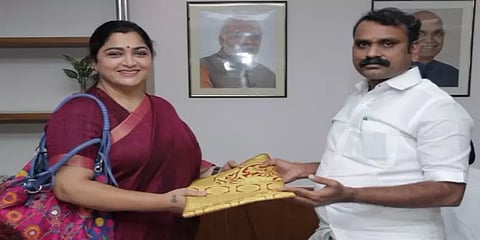 "எங்கள் ஹீரோ எல்.முருகனை சந்தித்து வாழ்த்து தெரிவித்ததில் மகிழ்ச்சி" : குஷ்பு