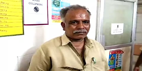 நள்ளிரவில் அரசு மருத்துவமனை ஊழியர் மீது தாக்குதல்: போராட்டத்தில் ஈடுபட்ட மருத்துவர்கள்