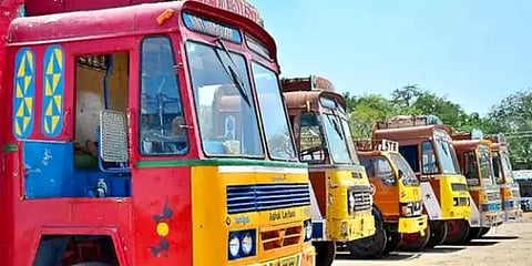 நாமக்கல்: வாடகைக்கு எடுத்த 13 லாரிகளை விற்பனை செய்த கும்பல்; 4 பேர் கைது