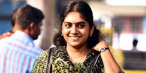 நிமிஷா சஜயன்... மலையாள சினிமாவில் 'மோஸ்ட் வான்டட்' நாயகி ஆனது எப்படி?