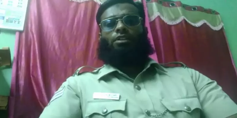 ஈவு விடுப்பு கேட்டு சமூக வலைத்தளங்களில் வீடியோ: காவலர் பணியிடை நீக்கம்