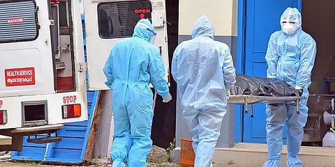 தமிழகத்தில் இன்று 2,205 பேருக்கு கொரோனா: 43 பேர் உயிரிழப்பு