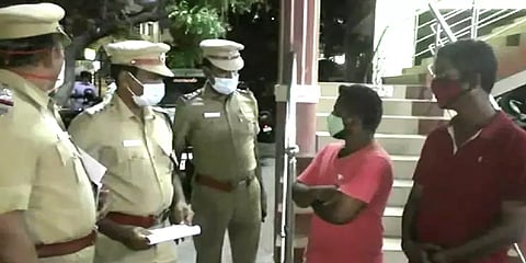 திருப்பூர்: பெண்களை ஏமாற்றி பாலியல் தொழிலில் ஈடுபடுத்திய இருவர் கைது - 3 பெண்கள் மீட்பு