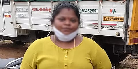 ரூ.1 லட்சம் கட்டினால் ரூ.2 லட்சம்: மோசடி செய்து தப்பியோடிய பெண்ணை தேடி கண்டுபிடித்த மக்கள்