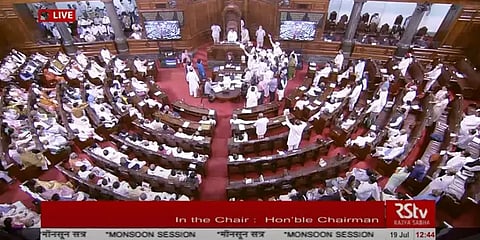 எதிர்க்கட்சிகளின் அமளியால் நாடாளுமன்ற இரு அவைகளும் ஒத்திவைப்பு