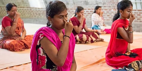 மன அழுத்தத்தை குறைக்க ஆன்லைன் வழியாக 3 நாள் இலவச யோகா வகுப்பு: ஈஷா ஏற்பாடு