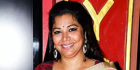 கொரோனா விதிகளை மீறி பண்ணை வீட்டில் இரவு பார்ட்டி: நடிகை கவிதாஸ்ரீ மீது வழக்குப்பதிவு