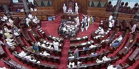 தடுப்பூசிக்காக கட்சி பேதமின்றி நாடாளுமன்றத்தில் குரல் எழுப்பிய தமிழ்நாடு எம்.பி.க்கள்!