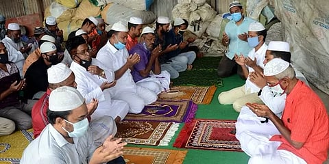 பக்ரீத் பண்டிகை: இஸ்லாமியர்கள் சிறப்பு தொழுகை