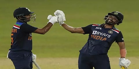 1996-ல் ஆஸி.க்கு எதிரான போட்டியை நினைவுப்படுத்திய சஹார் - புவனேஷ்வர்! ஒரு 'பிளாஷ்பேக்'