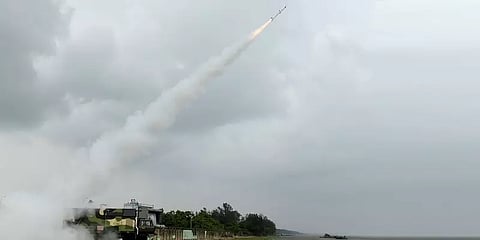 தரையில் இருந்து வான் இலக்குகளை தாக்கவல்ல ஆகாஷ்-என்ஜி ஏவுகணை சோதனை வெற்றி