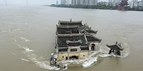 பெருமழையால் தத்தளிக்கும் சீனா: வெள்ள பாதிப்புகளுக்கு 25 பேர் உயிரிழப்பு