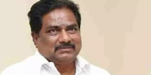 உயர் மேடைகள் தேவையில்லை; சரிசமமாக பணியை மேற்கொள்க: பதிவு அலுவலர்களுக்கு அமைச்சர் உத்தரவு