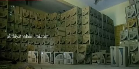 கடலூர்: 10 ஆண்டுகளாக கிடப்பில் போடப்பட்ட வண்ண தொலைக்காட்சி பெட்டிகள்