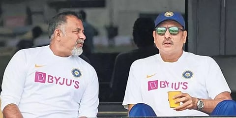 "நெகடிவ் வந்தபின்பும் தனிமைப்படுத்தல் நடைமுறை விரக்தியை தருகிறது" - ரவி சாஸ்திரி ஆதங்கம்