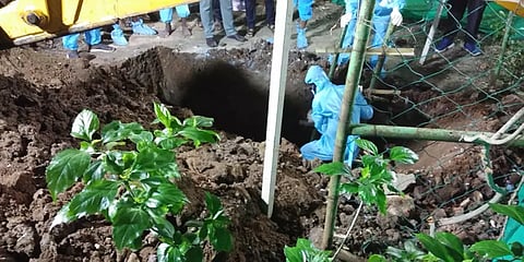 கொரோனாவால் உயிரிழந்த மருத்துவர் சைமன் உடலைத் தோண்டி வேறு இடத்தில் அடக்கம்