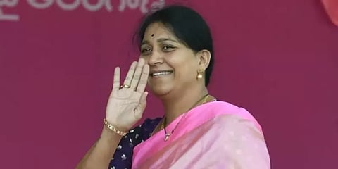 தெலங்கானா: வாக்காளர்களுக்கு பணப்பட்டுவாடா; பெண் எம்.பி.க்கு சிறை தண்டனை விதிப்பு