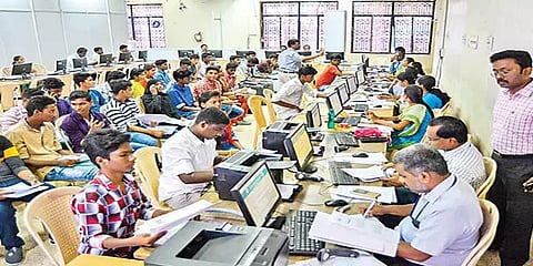 பொறியியல் படிப்பு: நாளை முதல் விண்ணப்பிக்கலாம்