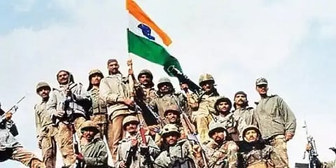 கார்கில் போர் வெற்றி தினம்: பாகிஸ்தானை வீழ்த்திய 'ஆபரேஷன் விஜய்'