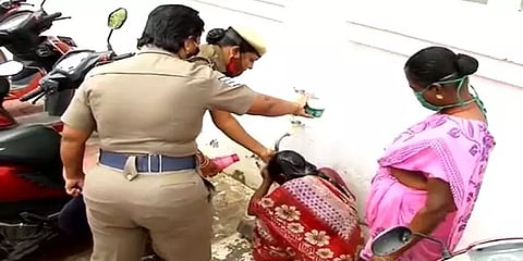 ‘குத்தகைக்குதான் விட்டோம்’ - விவசாய நிலத்தை மீட்டுத் தரக் கோரி தற்கொலைக்கு முயன்ற பெண்