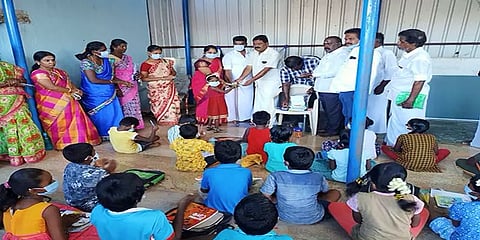 மதுரை: ஏழை எளிய மாணவர்களுக்கு இலவச கல்வி - பெண் ஊராட்சித் தலைவருக்கு குவியும் பாராட்டு