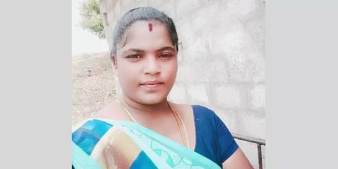 குழந்தை பிரசவித்த பெண்ணுக்கு தவறான ஊசி செலுத்தப்பட்டதால் உயிரிழப்பா? - உறவினர்கள் புகார்