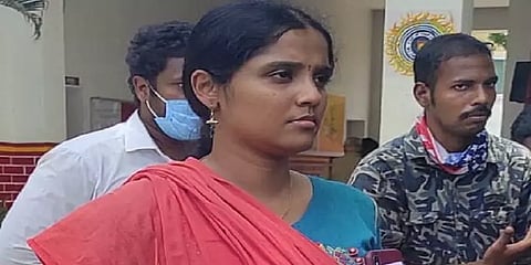 “கொலைமிரட்டல் விடுக்கிறார்கள்” : முன்னாள் எம்.எல்.ஏ மீது கோவை பெண் தொழிலதிபர் புகார்