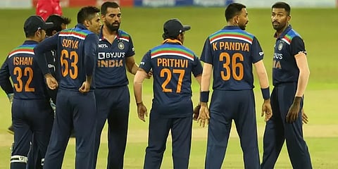 இந்தியா vs இலங்கை: க்ருணால் பாண்ட்யாவுக்கு கொரோனா; இன்று யார் யார் களமிறக்கம்?