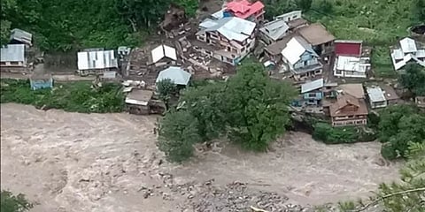 காஷ்மீரில் மேக வெடிப்பு: கனமழையால் 6 பேர் உயிரிழப்பு; 30 பேர் மாயம்