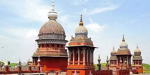 சாலையை ஆக்கிரமித்து கோயில் கட்ட எந்தக் கடவுளும் சொல்வதில்லை: உயர்நீதிமன்ற நீதிபதி கருத்து