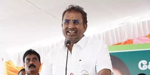 கோவை ஆட்சியருக்கு அதிமுக எம்எல்ஏக்கள் மிரட்டல்?- மனுவை எழுந்து நின்று வாங்கவில்லை என கோபம்