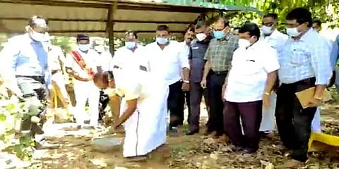 கோவை: பூங்காவில் பராமரிப்புப் பணி - களத்தில் இறங்கிய அமைச்சர் சக்கரபாணி!