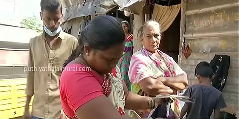 "வீடு இல்லாமல் தெருவில் நிற்கிறோம்" - கூவம் கரையோர மக்களின் அழுகுரலுக்கு என்ன காரணம்?