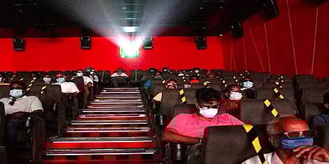 புதுச்சேரி: 50% இருக்கைகளுடன் இரவு 9 மணி வரை திரையரங்குகளுக்கு அனுமதி