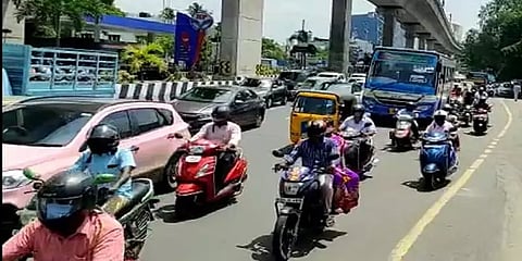 குடியரசுத் தலைவர் சென்னை வருகை: 2 மணி நேரம் கடும் போக்குவரத்து நெரிசல்