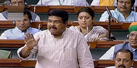 "மத்திய பல்கலை.களில் ஓபிசி பணியிடங்கள் 55% காலியாக உள்ளன": அமைச்சர் தர்மேந்திர பிரதான்