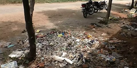 ராசிபுரம்: மருத்துவக் கழிவுகளை சாலையோரத்தில் வீசிச்சென்ற அவலம் - நடவடிக்கை எடுக்க கோரிக்கை
