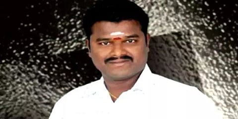 மீன் குழம்பு வைத்த மனைவியை கம்பியால் தாக்கிய கணவர் தற்கொலை