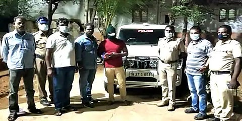 திண்டுக்கல்: போலீஸ் அசிஸ்டன்ட் கமிஷனர்போல் ஜீப்பில் வலம் வந்த டிப்டாப் ஆசாமி கைது