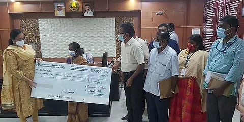 செய்தி எதிரொலி: மனநிலை பாதித்த பெண்ணின் தாய்க்கு கடனுதவி வழங்கிய காஞ்சிபுரம் ஆட்சியர்