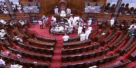 "வேண்டும் வேண்டும்..விசாரணை வேண்டும்!" - தமிழில் முழக்கம் எழுப்பும் பிற மாநில எம்.பி.க்கள்