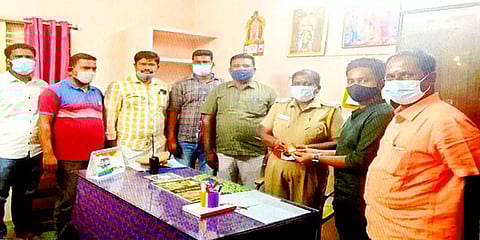 மதுரை: காணாமல்போன வைர மோதிரம்; 24 மணி நேரத்தில் கண்டுபிடித்துக் கொடுத்த போலீஸ்