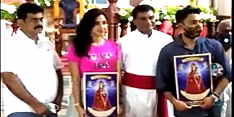 நெல்லை: அதிசய பனிமாதா ஆலயத்தில் நடிகை அமலாபால் வழிபாடு