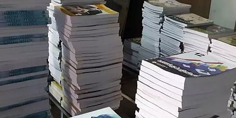 பாடப்புத்தகங்களில் தலைவர்களின் சாதிப் பெயர்கள் நீக்கம்