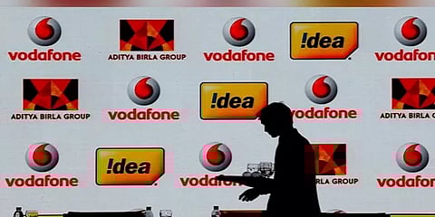 திவாலாகும் அபாயத்தில் வோடஃபோன் - ஐடியா... 27 கோடி வாடிக்கையாளர்களின் நிலை இனி?